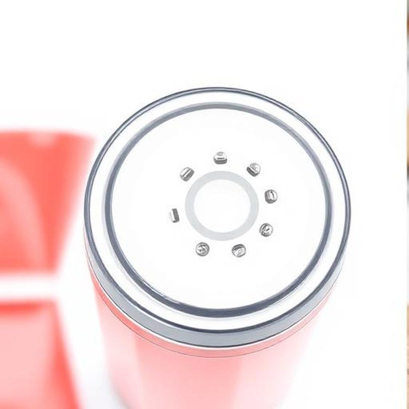 USB Rechargeable Portable Fruit Juicer Cup - Detail view