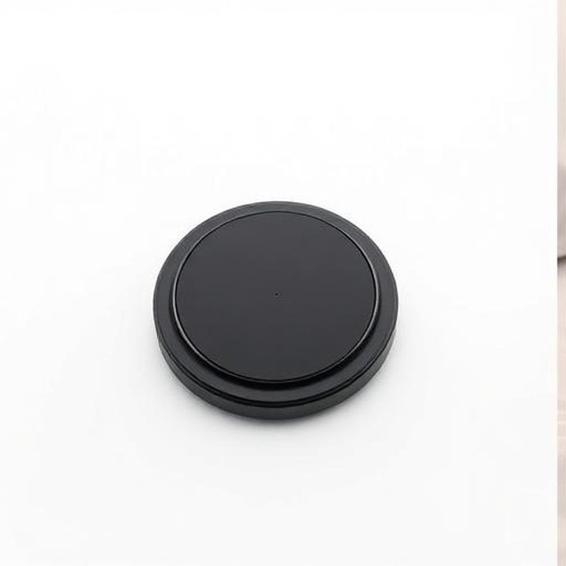 3-in-1 Foldable Magnetic Wireless Charging Station - Detail view